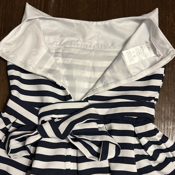 Beautiful Girls Dress - Picture 4 of 11